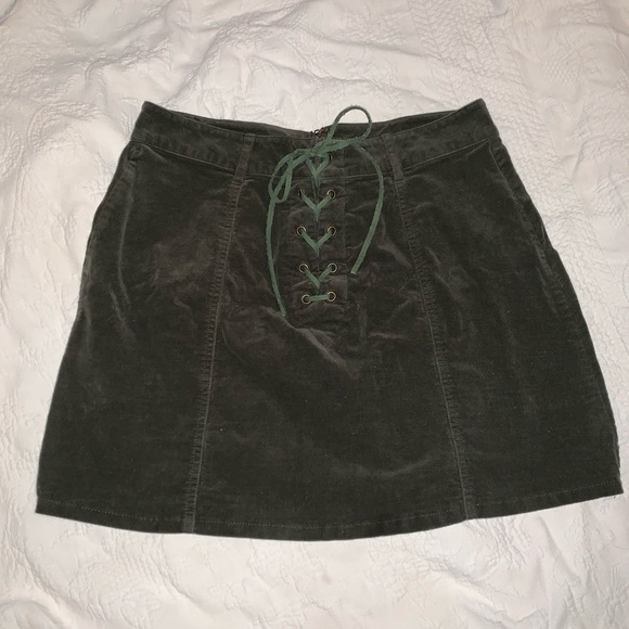 Forever 21 army green suede skirt with tie front - Picture 4 of 6